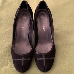 Black Suede platform pumps